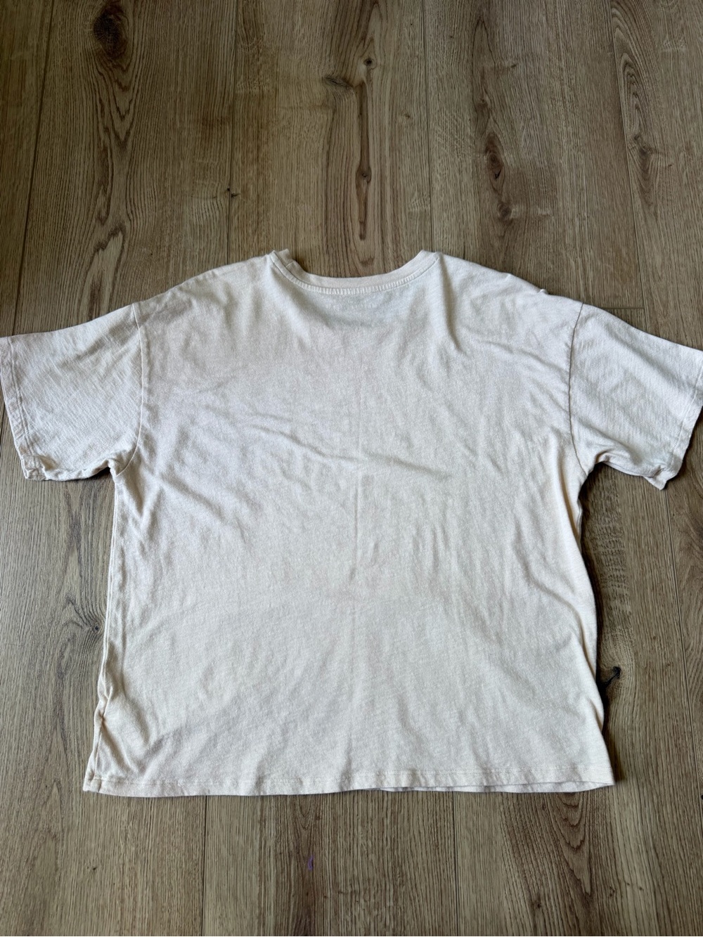 American Eagle Cream Crewneck Tee - Picture 5 of 5